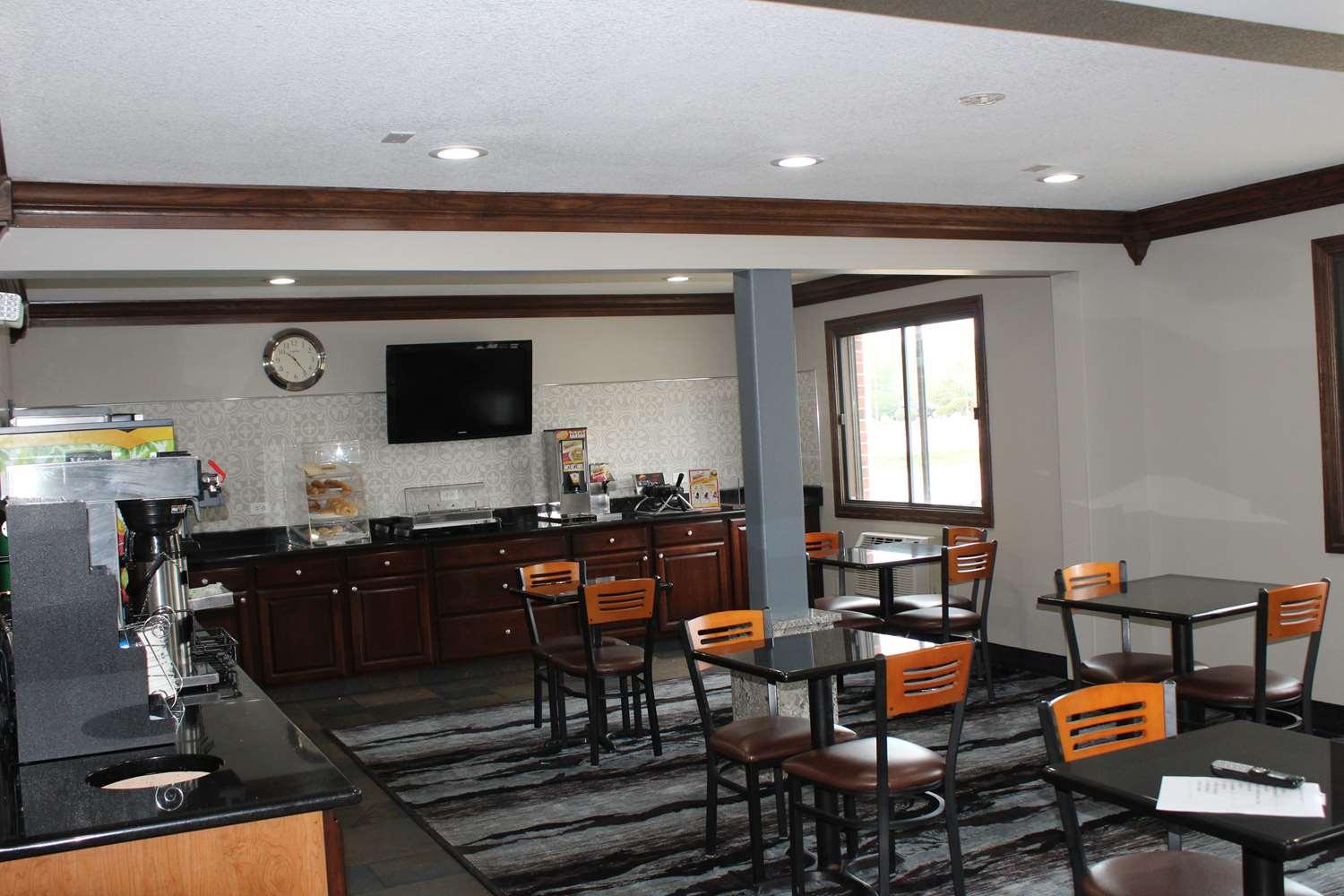 Ramada By Wyndham Cedar Rapids South Hotel Buitenkant foto