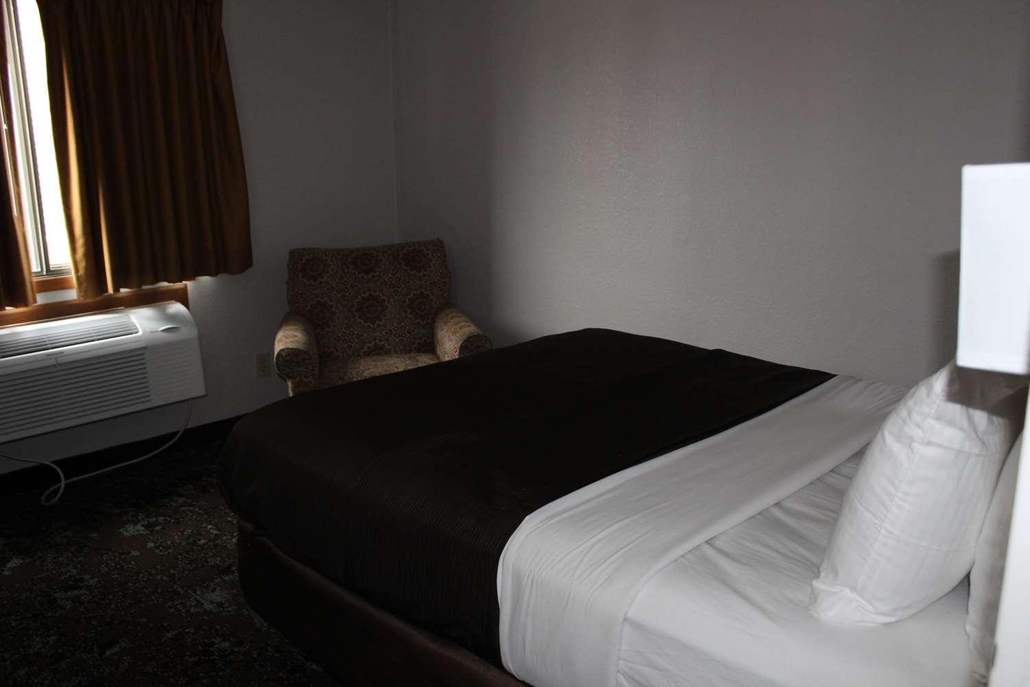 Ramada By Wyndham Cedar Rapids South Hotel Buitenkant foto