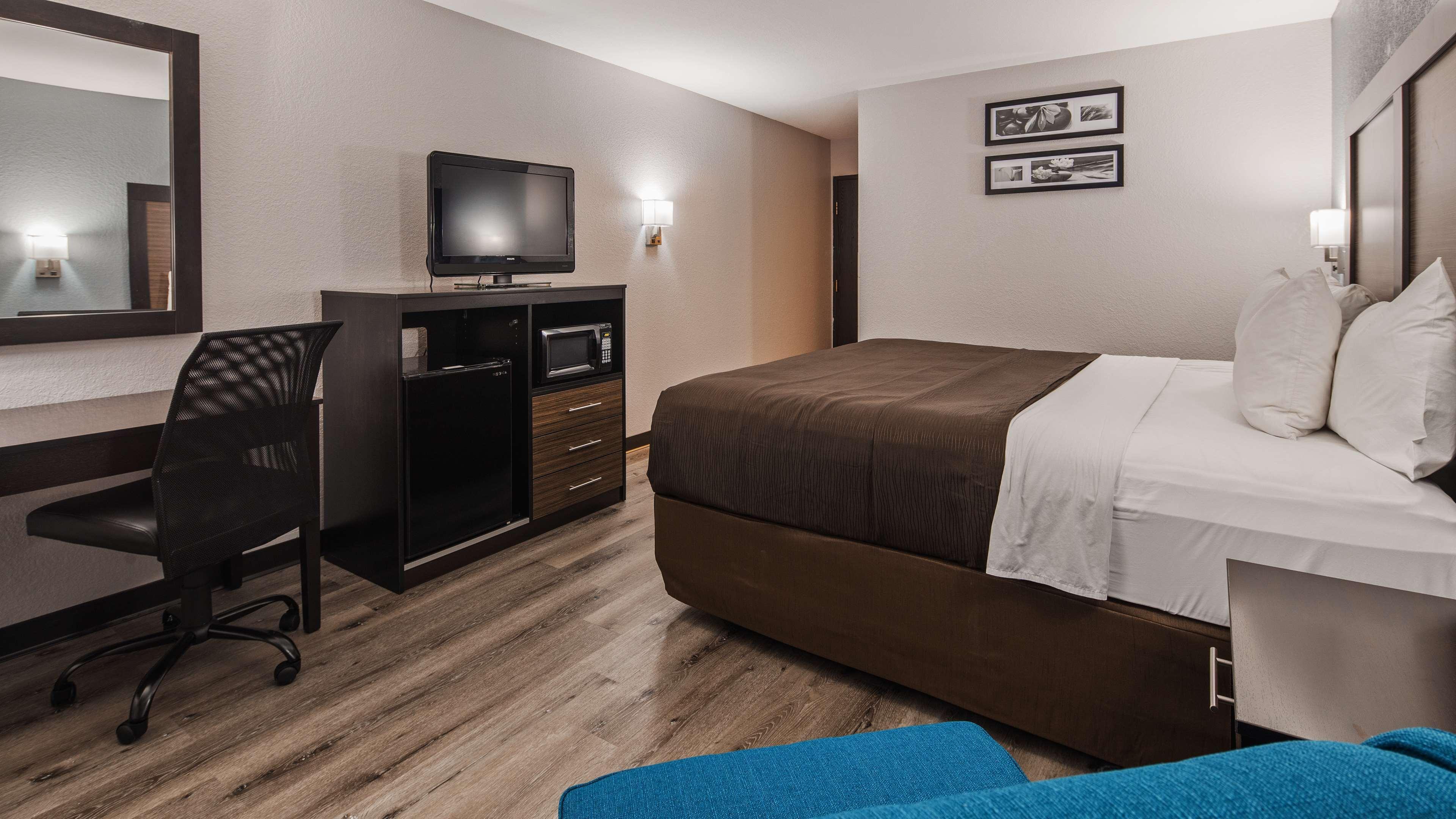 Ramada By Wyndham Cedar Rapids South Hotel Buitenkant foto