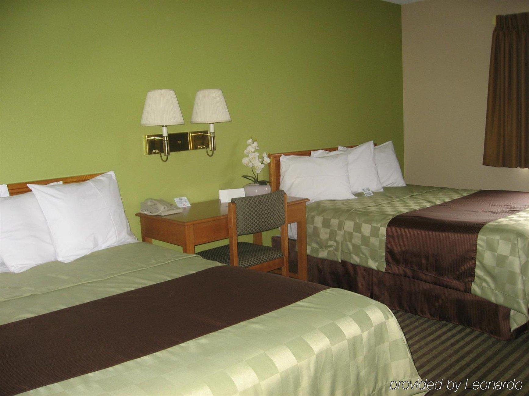 Ramada By Wyndham Cedar Rapids South Hotel Buitenkant foto