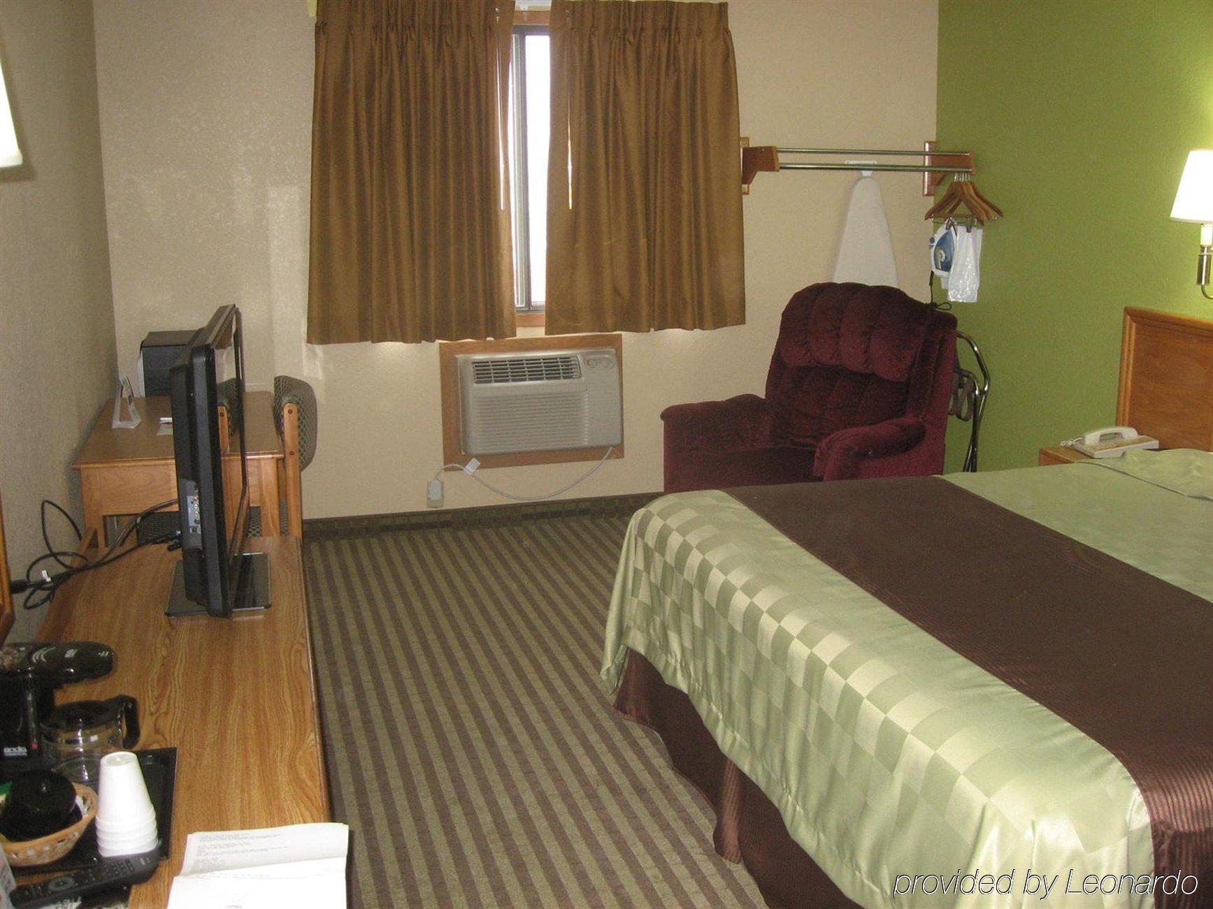Ramada By Wyndham Cedar Rapids South Hotel Kamer foto
