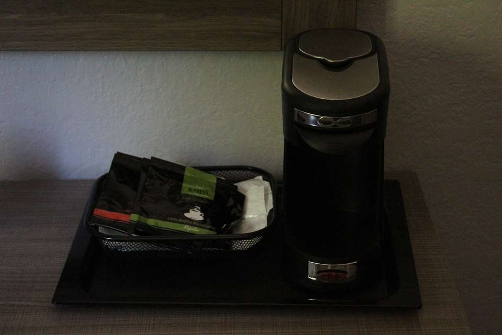 Ramada By Wyndham Cedar Rapids South Hotel Kamer foto